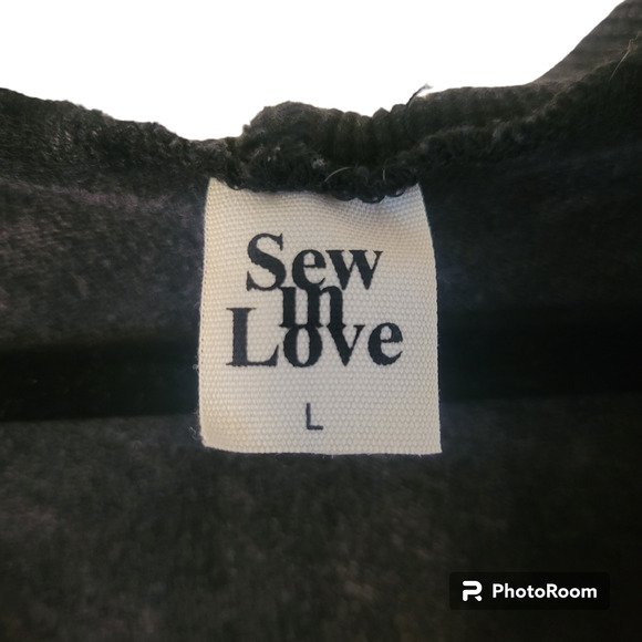 NWOT Sew in Love Women's Large Gray Acid Wash Sleeveless Hooded Shirt - Picture 3 of 5